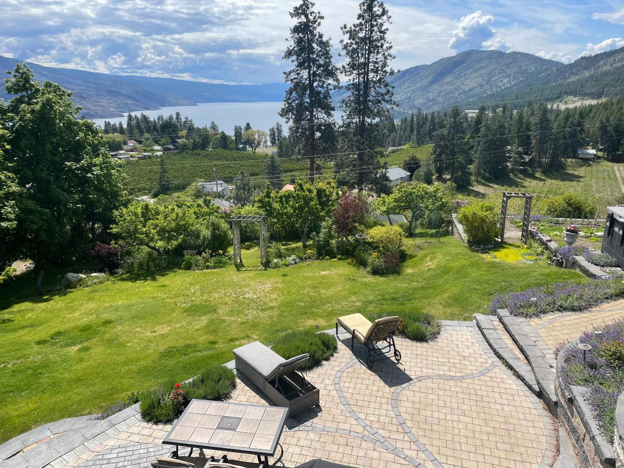 Lakeview Gardens B&B Peachland Eksteriør bilde